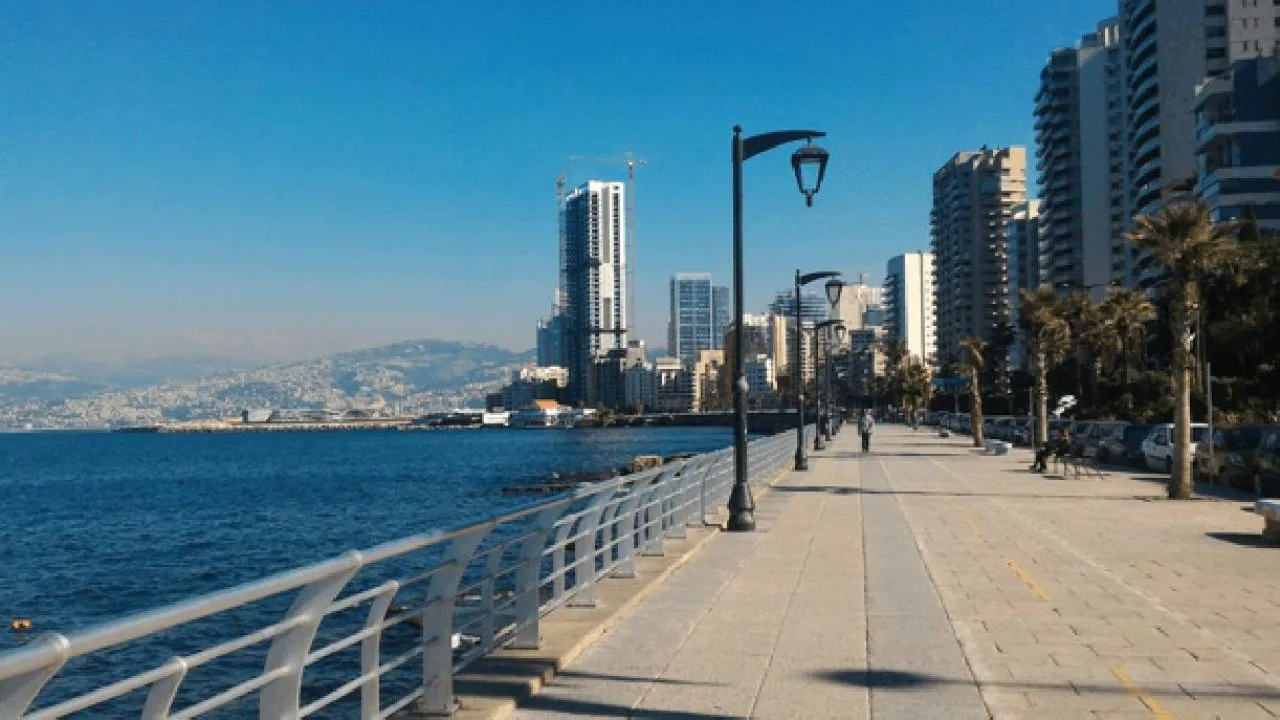 تقلبات حادة.. أمطار تصل حد السيول في لبنان قبل عودة الأجواء الربيعية